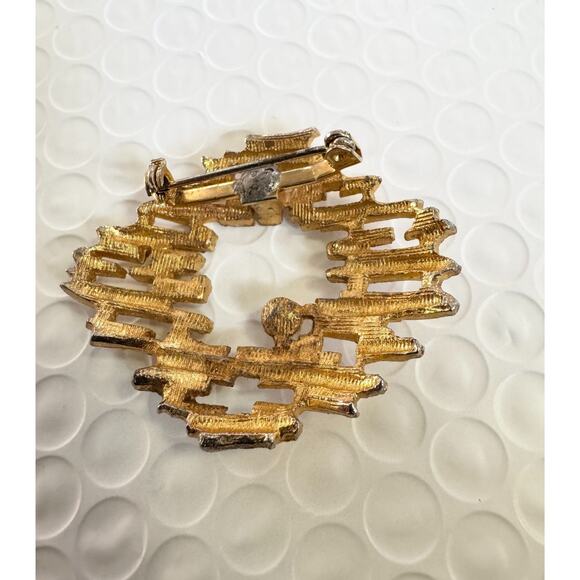 Vintage Brushed Gold Brooch with Pearl Accent - Picture 3 of 4